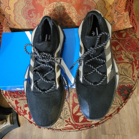 Men adidas S1 size 10.5 - Picture 2 of 6